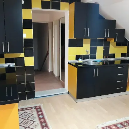Yallah Villa *